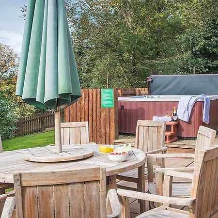 The Granary With Hot Tub Near Perth Perthshire Villa Forgandenny Esterno foto