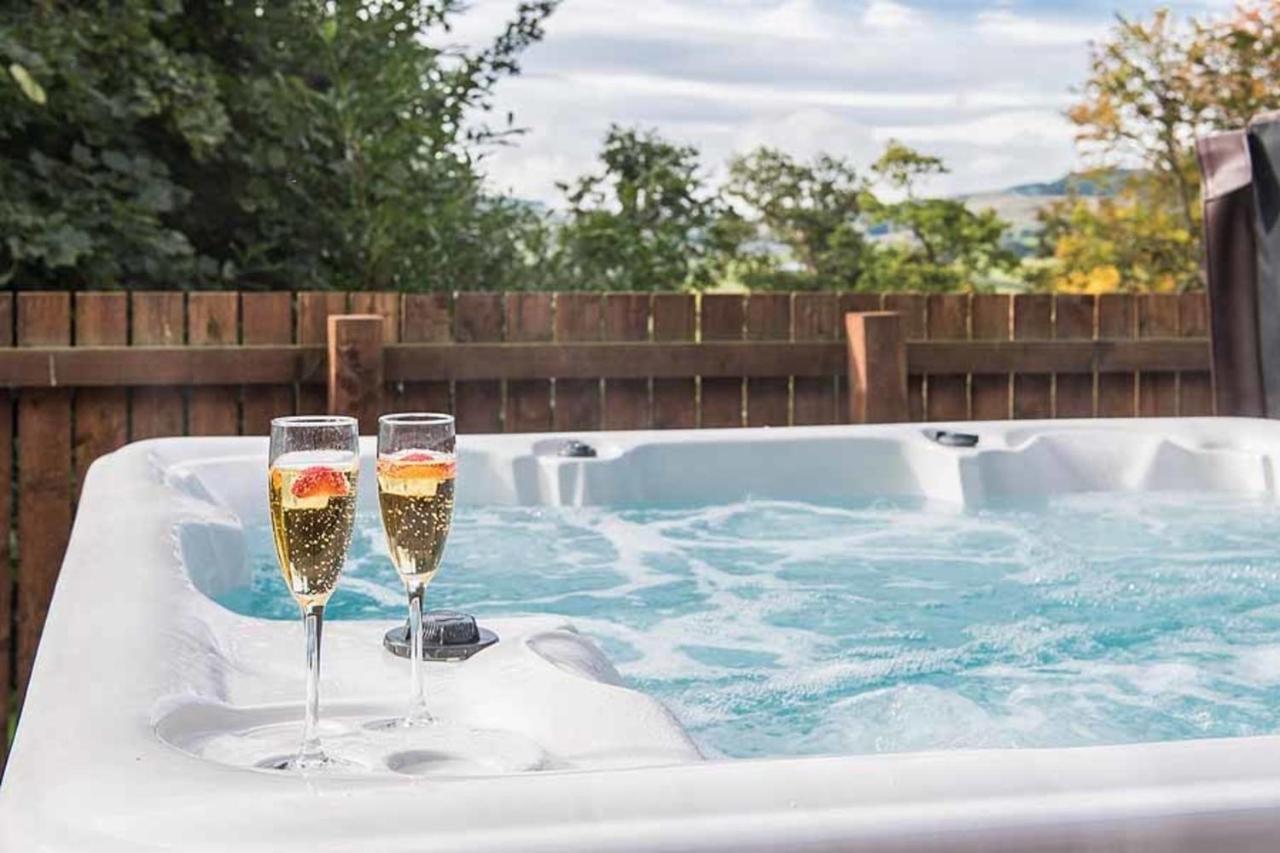 The Granary With Hot Tub Near Perth Perthshire Villa Forgandenny Esterno foto